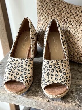 Toms Tan and Black Leopard Animal Print Wedge Peep Toe Sandals